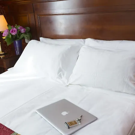 فندق إليزيه نييل باريس