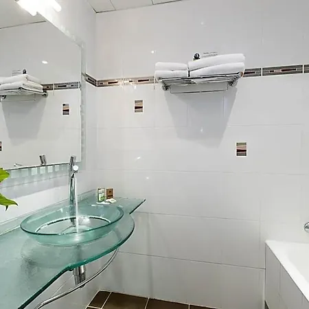 Elysees Niel Hotel 3*