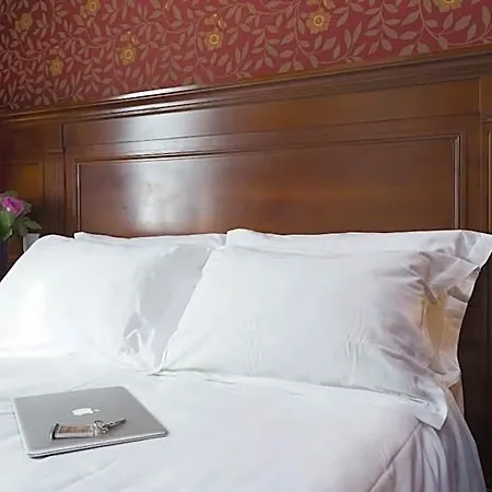 Elysees Niel Hotel 3*