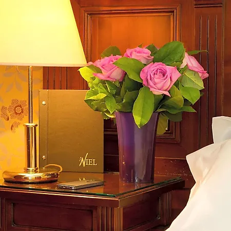 Hotell Elysees Niel 3*