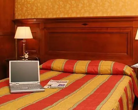 Elysees Niel Hotel Paris